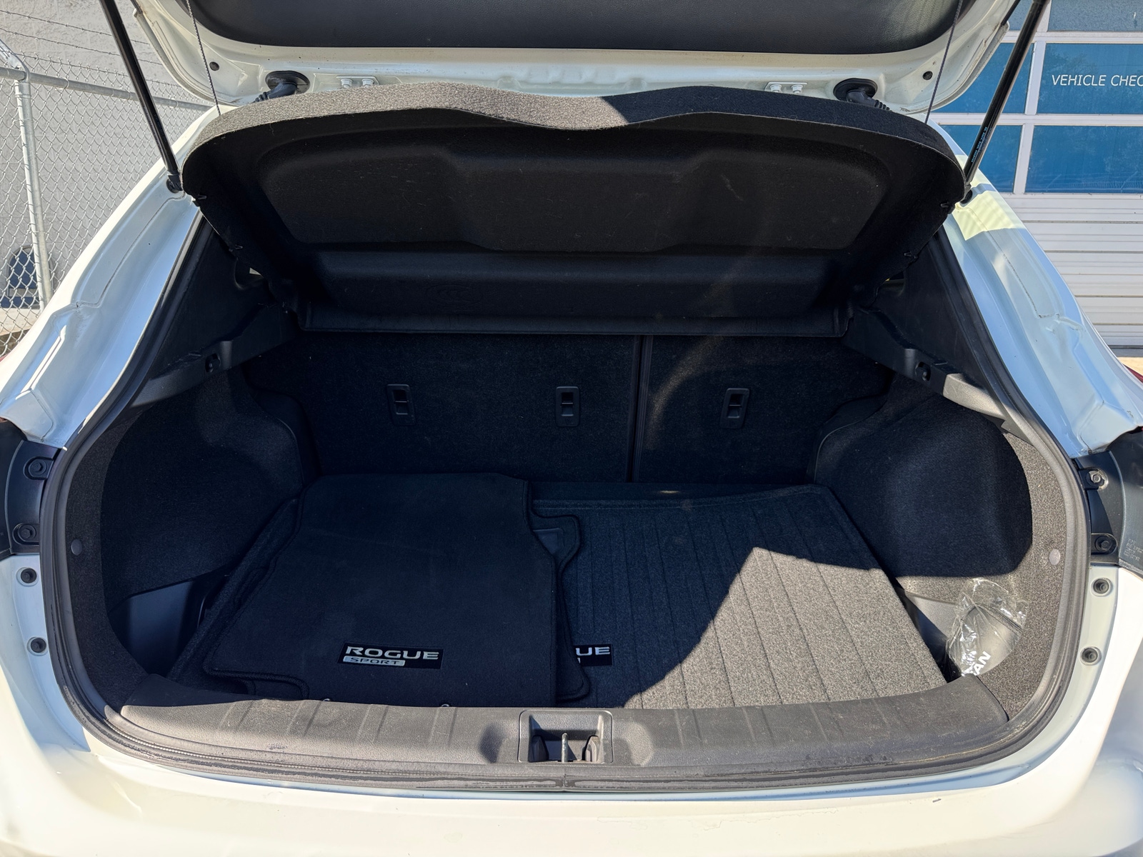 Thumbnail: 2020 Nissan Rogue Sport - 7