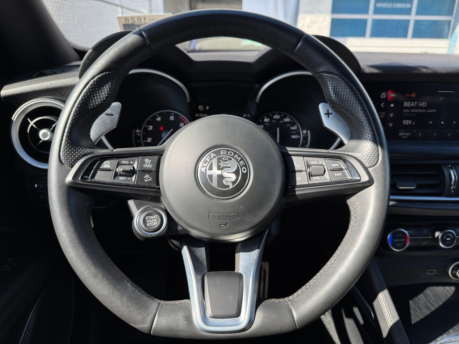 Thumbnail: 2022 Alfa Romeo Stelvio - 4