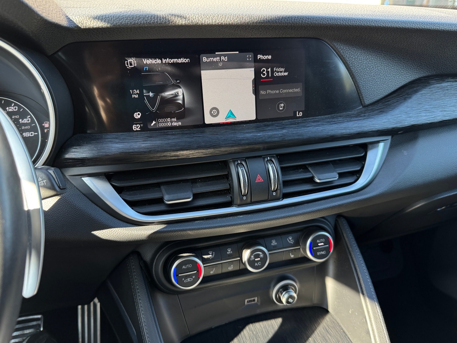 Thumbnail: 2022 Alfa Romeo Stelvio - 3