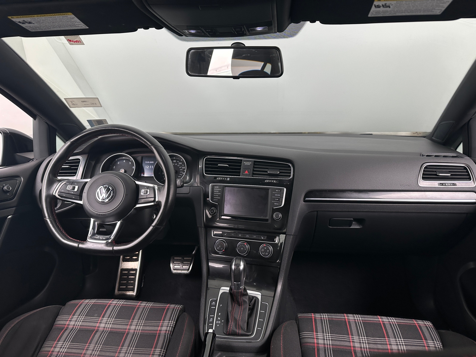 Thumbnail: 2017 Volkswagen Golf - 3