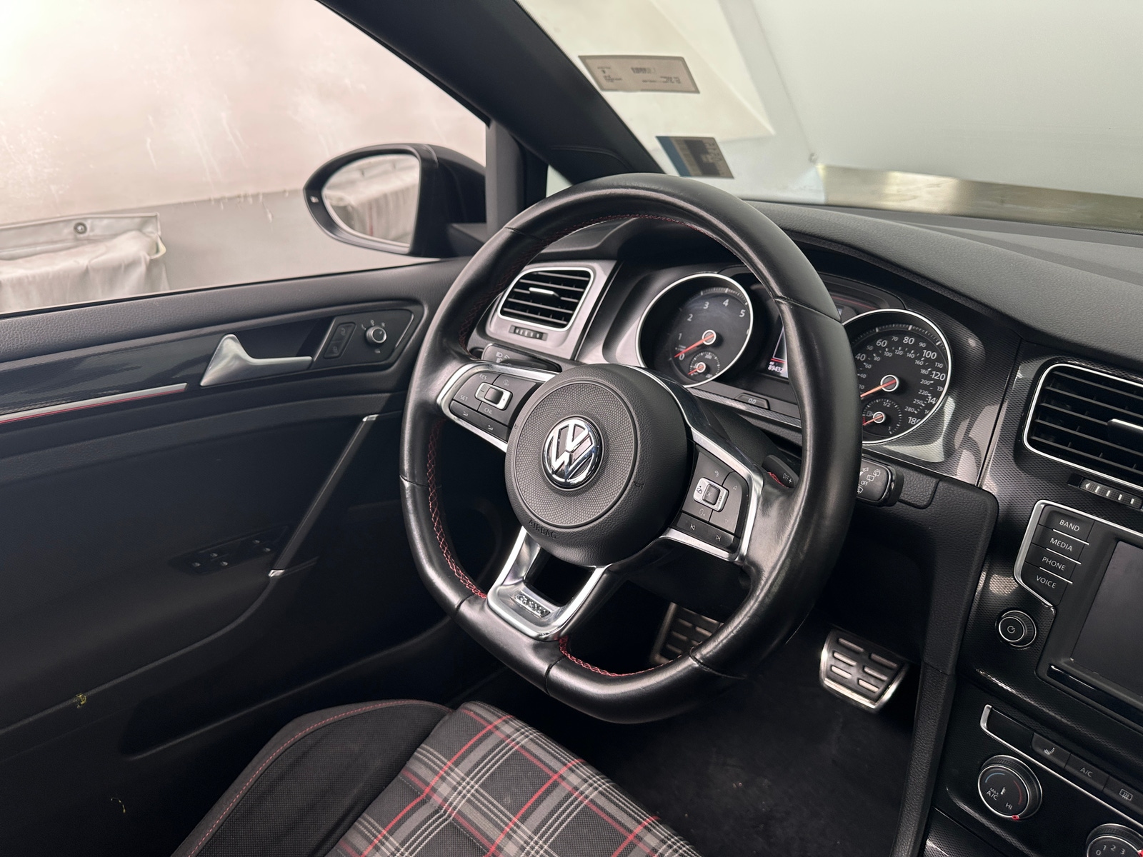 Thumbnail: 2017 Volkswagen Golf - 5