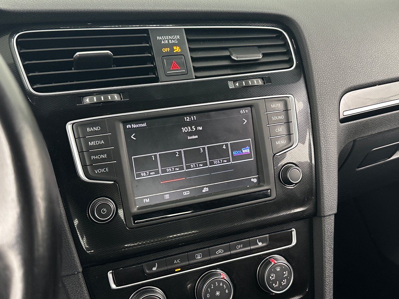 Thumbnail: 2017 Volkswagen Golf - 4