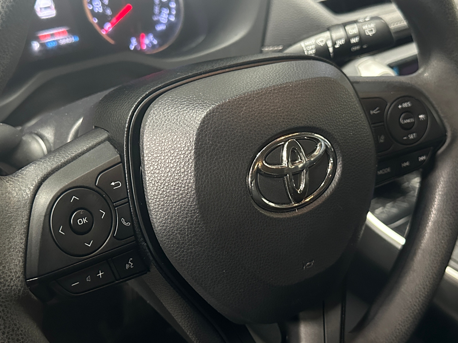 Thumbnail: 2019 Toyota RAV4 - 5