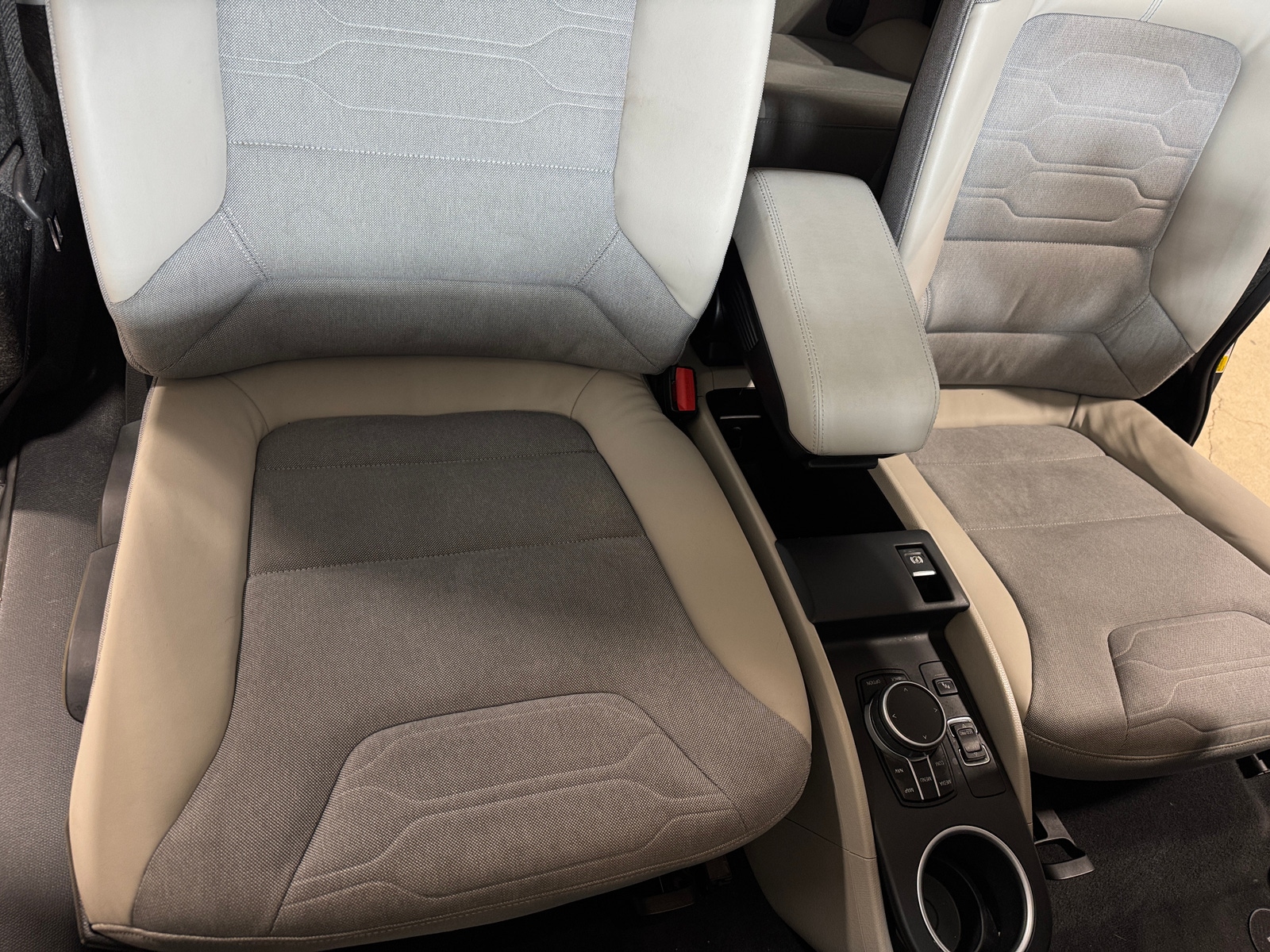 Thumbnail: 2018 BMW i3 - 2