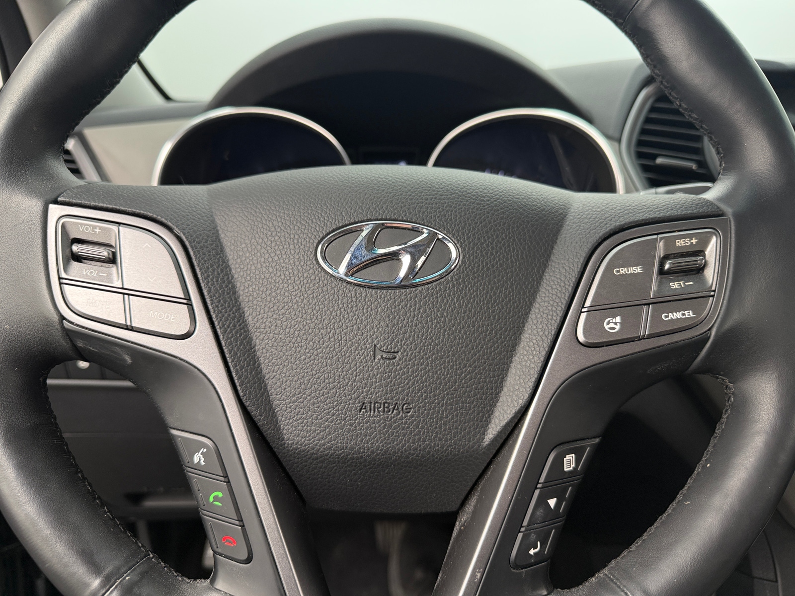 Thumbnail: 2013 Hyundai Santa Fe - 4