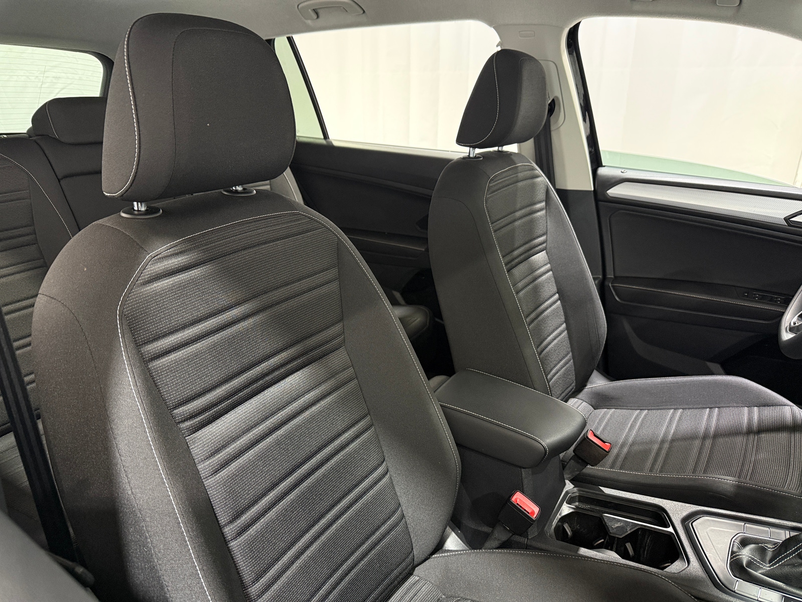 Thumbnail: 2022 Volkswagen Tiguan - 2