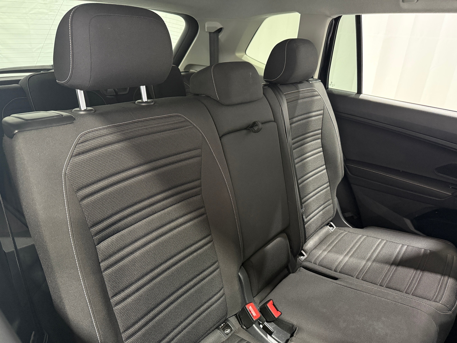 Thumbnail: 2022 Volkswagen Tiguan - 6