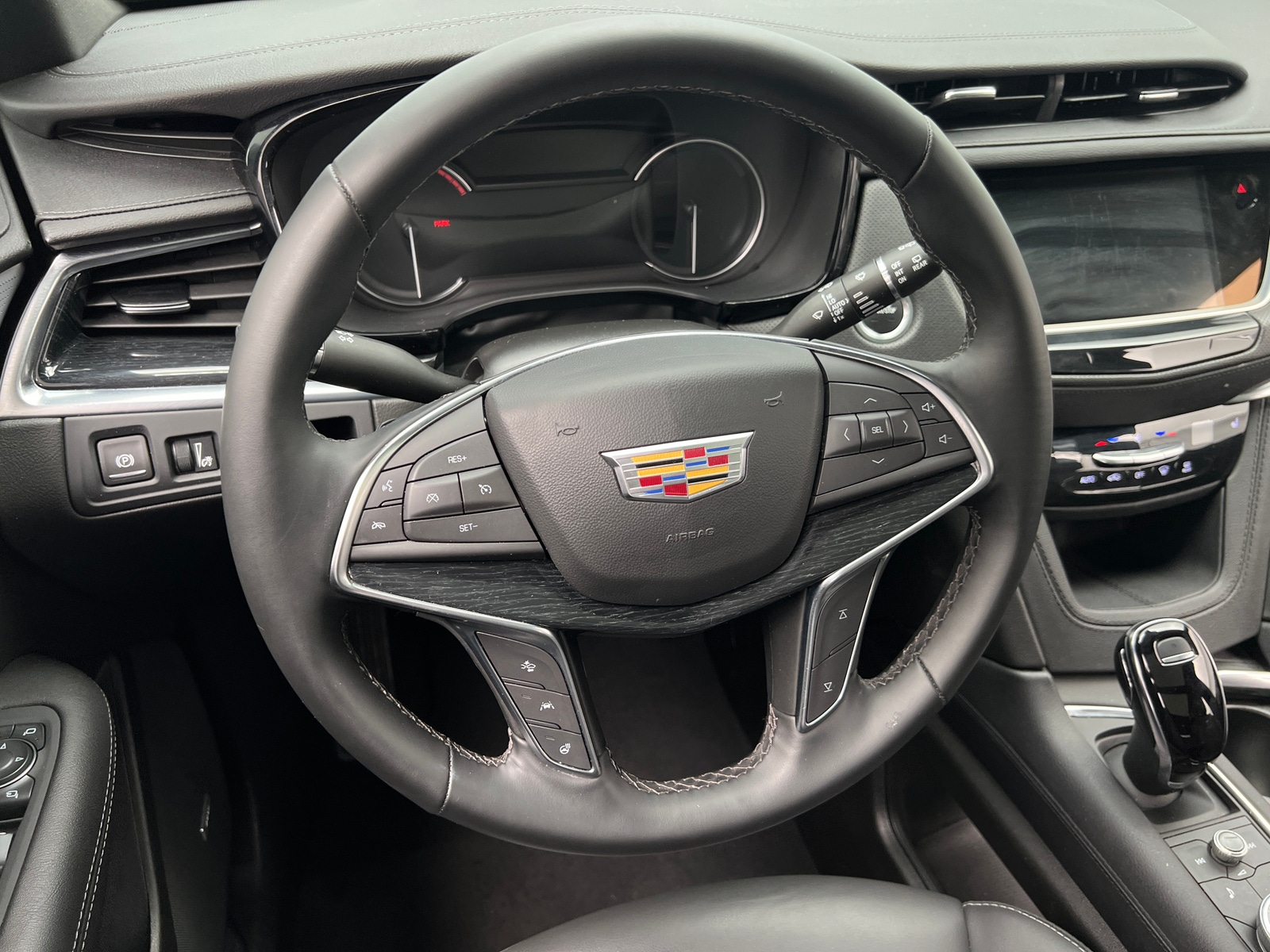 Thumbnail: 2025 Cadillac XT5 - 4