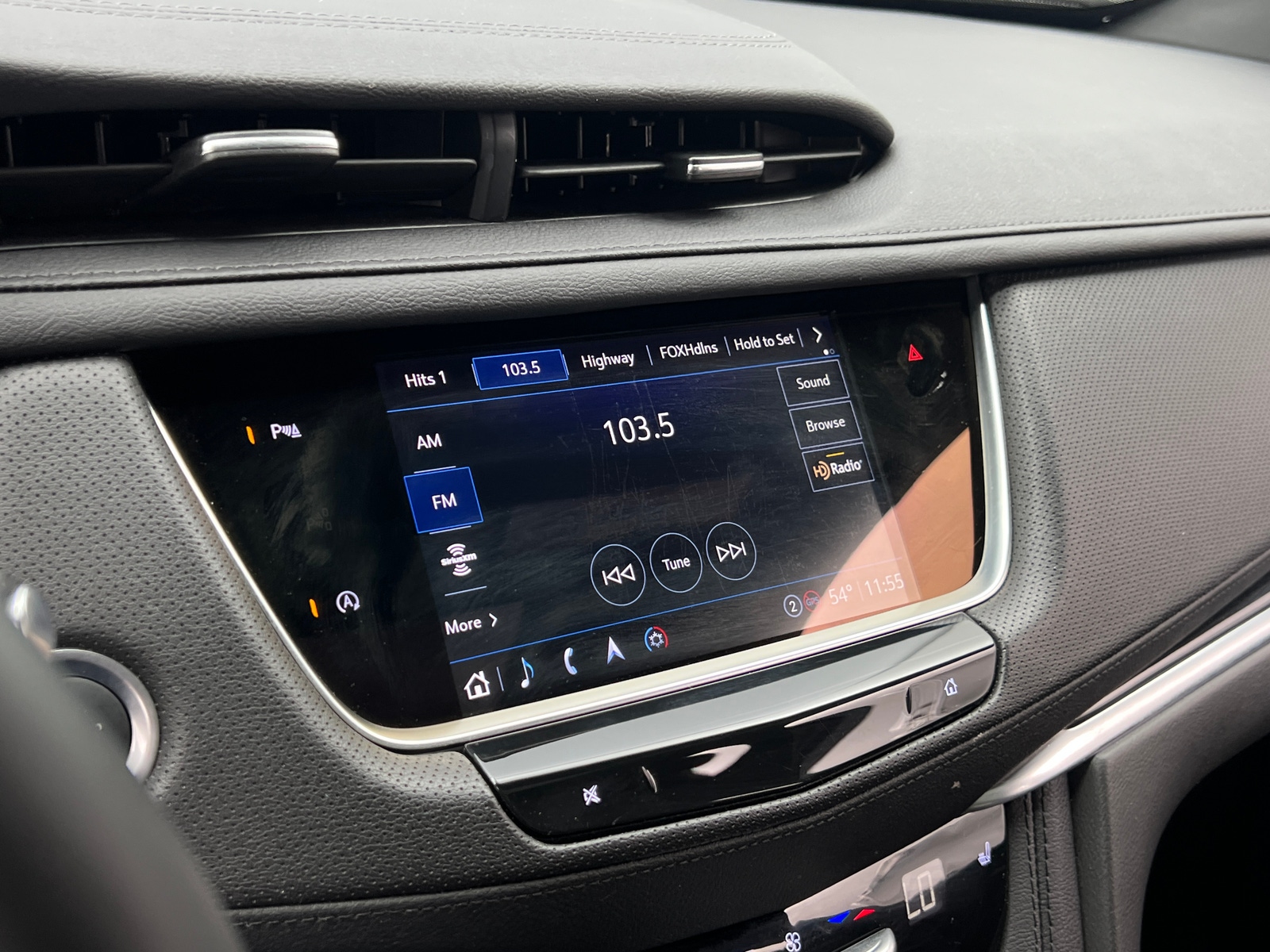 Thumbnail: 2025 Cadillac XT5 - 3