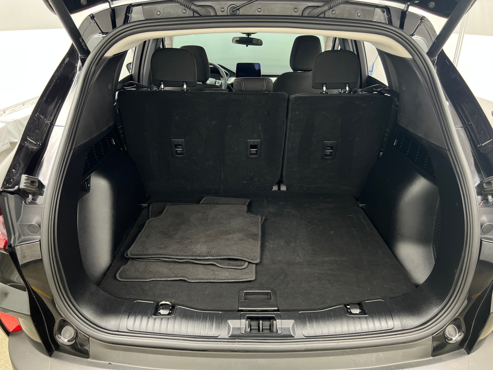 Thumbnail: 2023 Ford Escape - 7