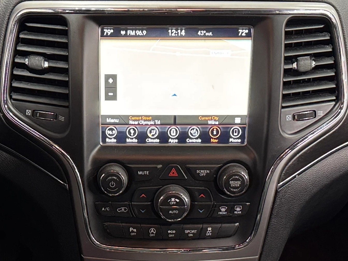 Thumbnail: 2018 Jeep Grand Cherokee - 3