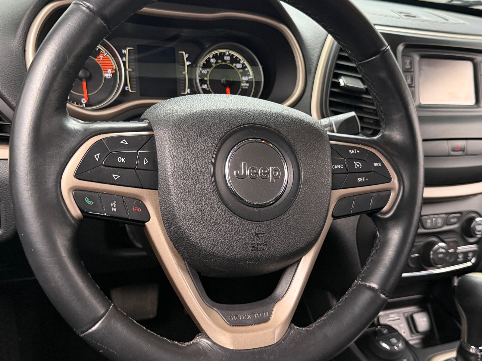 Thumbnail: 2016 Jeep Cherokee - 5