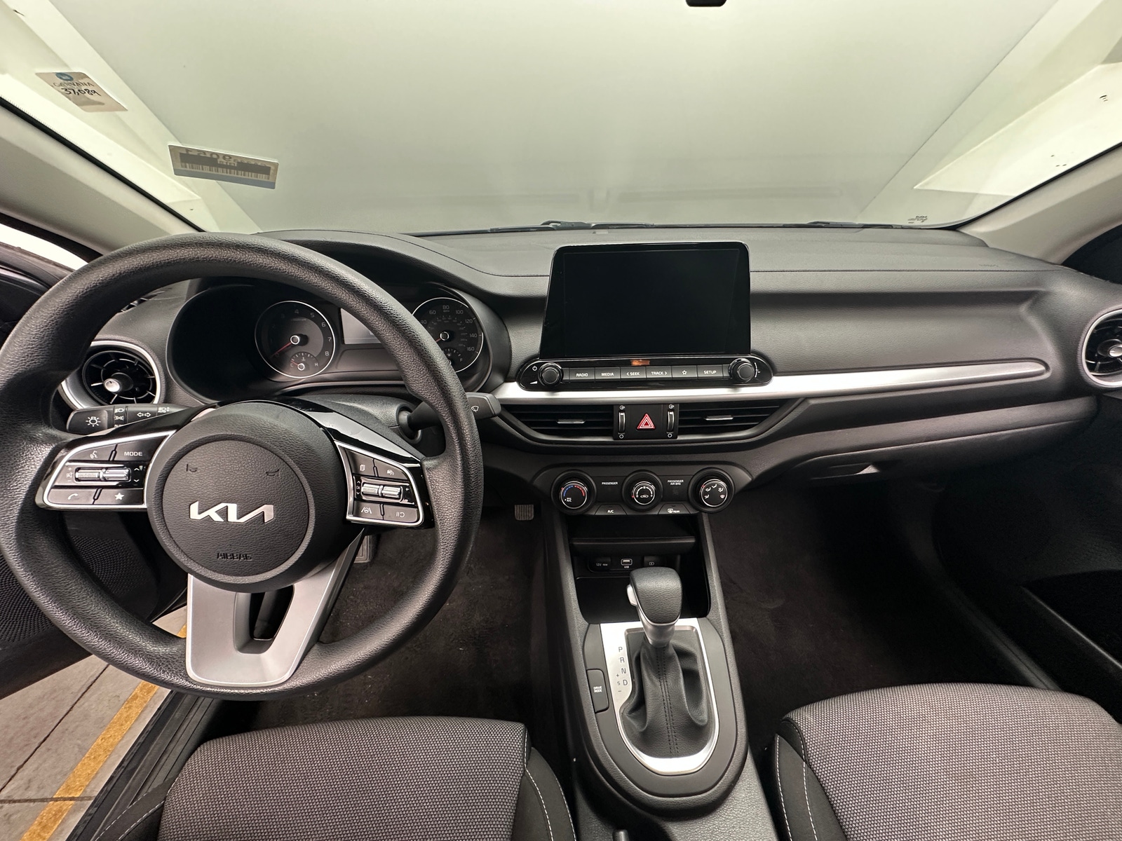 Thumbnail: 2024 Kia Forte - 3