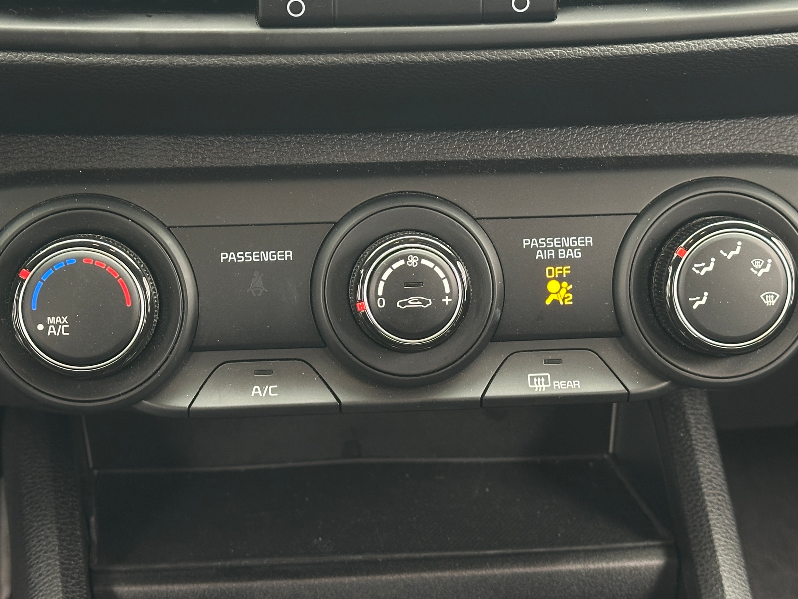 Thumbnail: 2024 Kia Forte - 4