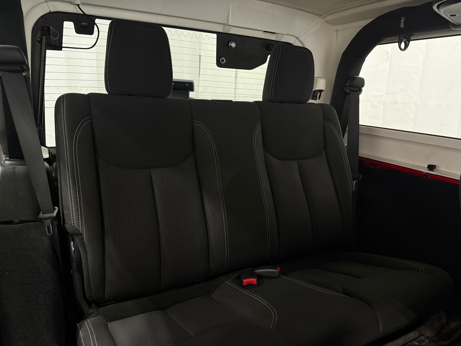 Thumbnail: 2015 Jeep Wrangler - 6