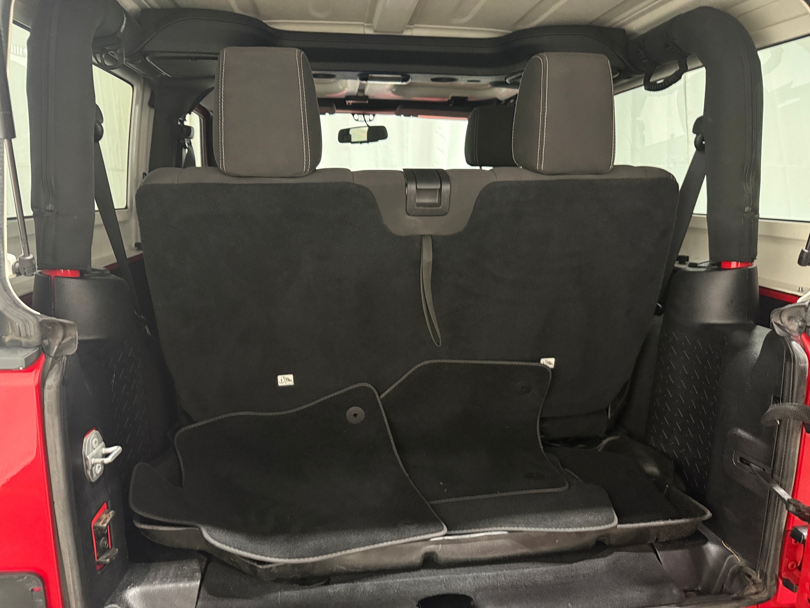 Thumbnail: 2015 Jeep Wrangler - 7