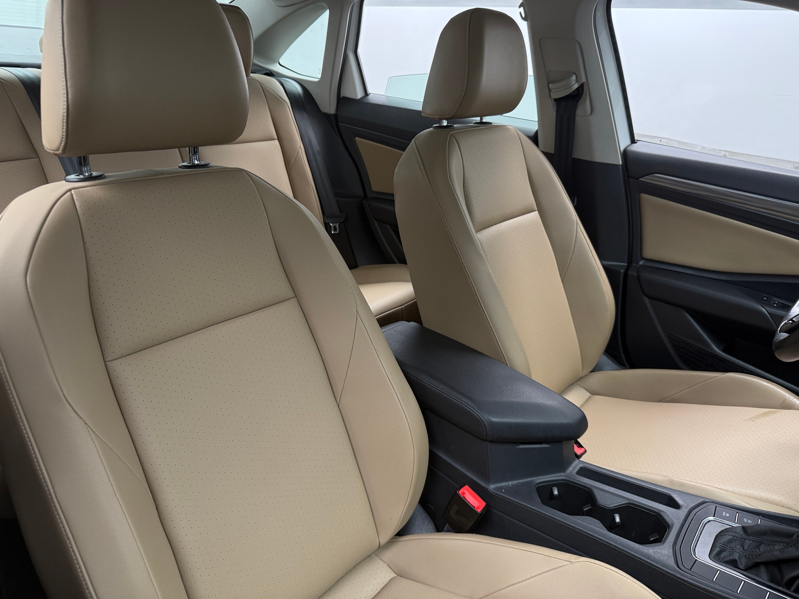 Thumbnail: 2019 Volkswagen Jetta - 2