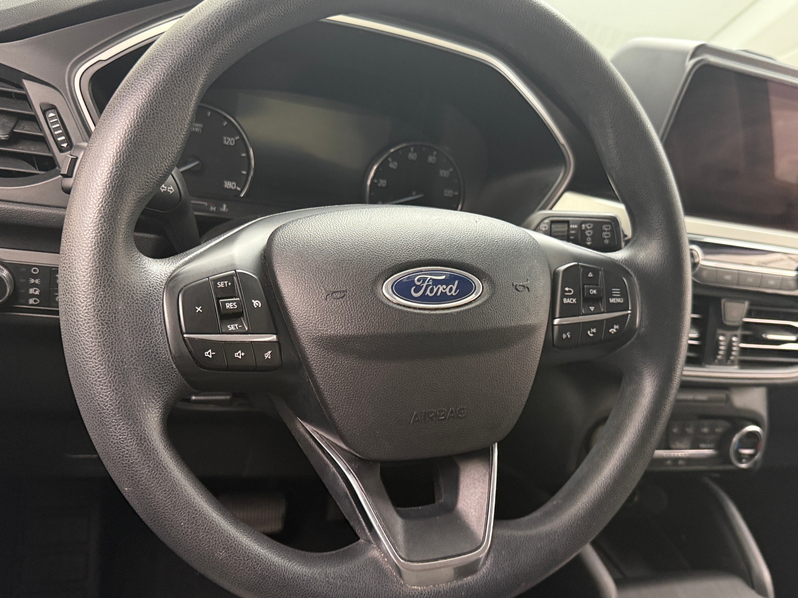 Thumbnail: 2021 Ford Escape - 5