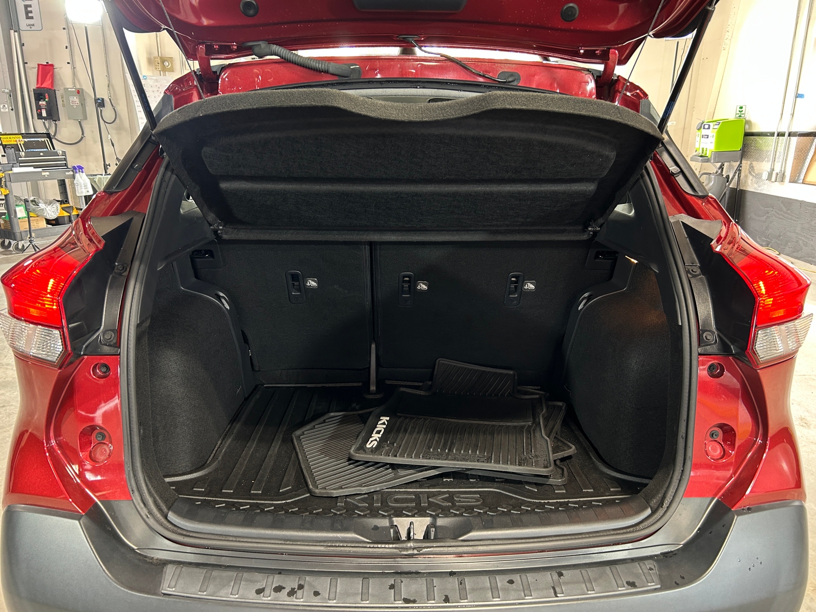 Thumbnail: 2019 Nissan Kicks - 7