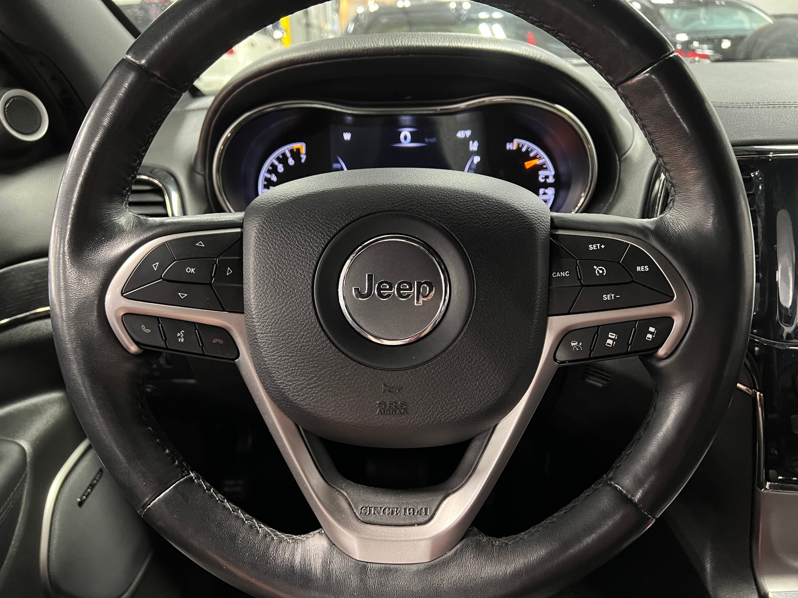 Thumbnail: 2019 Jeep Grand Cherokee - 4