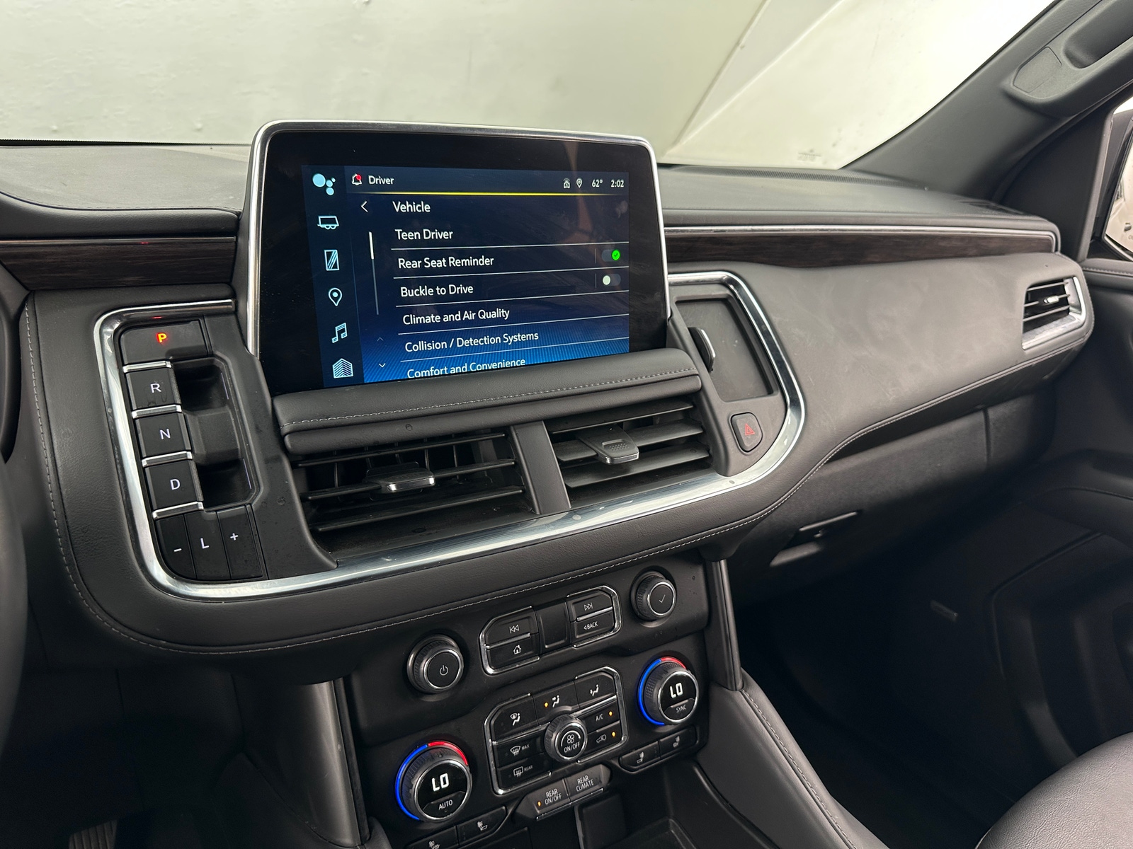 Thumbnail: 2024 Chevrolet Suburban - 3