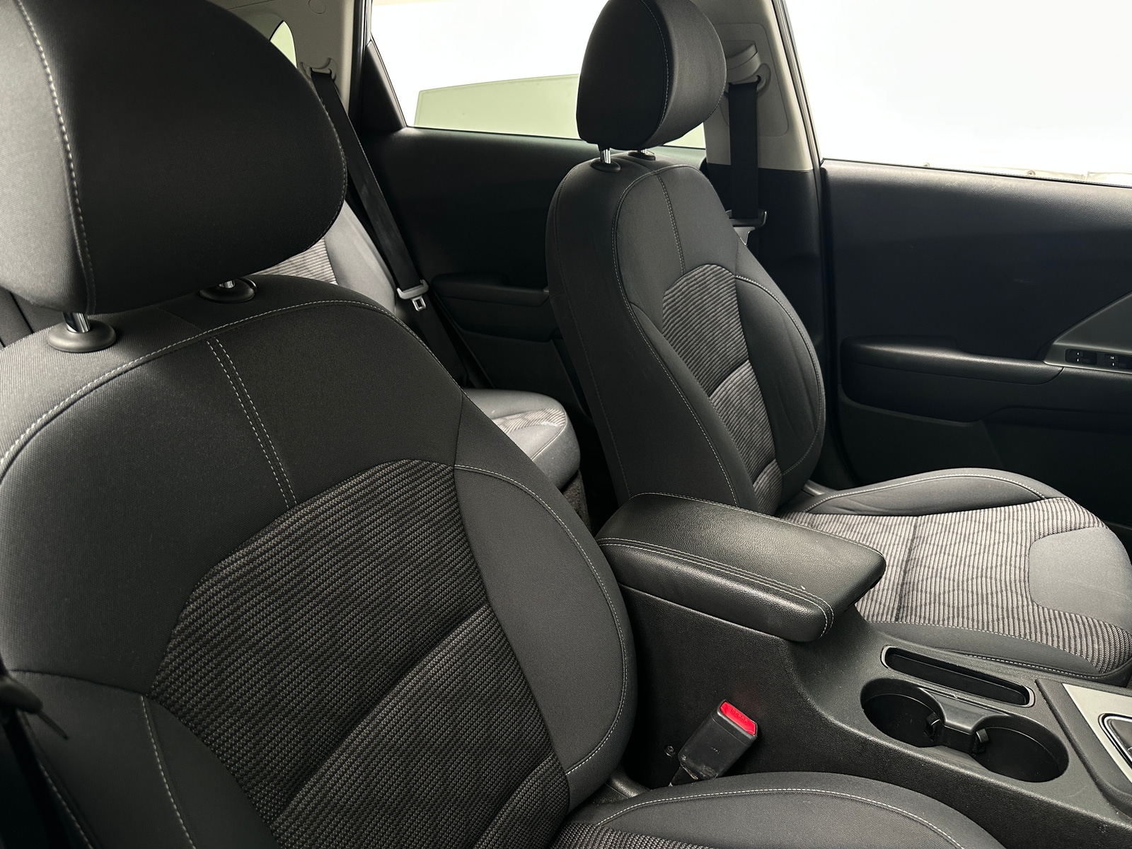 Thumbnail: 2018 Kia Niro - 2