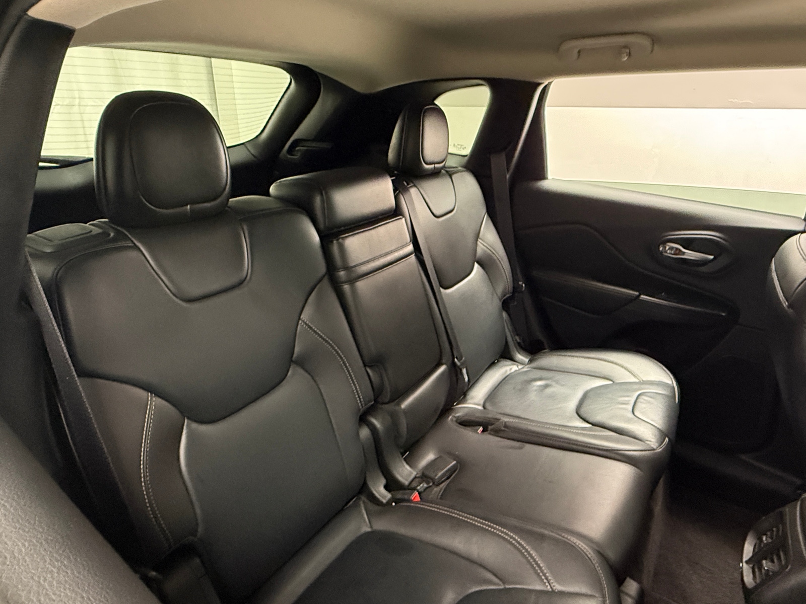 Thumbnail: 2016 Jeep Cherokee - 5