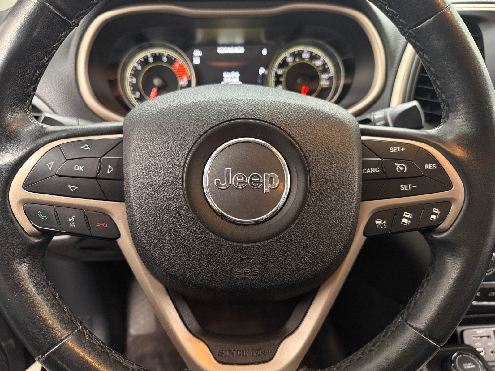 Thumbnail: 2016 Jeep Cherokee - 4