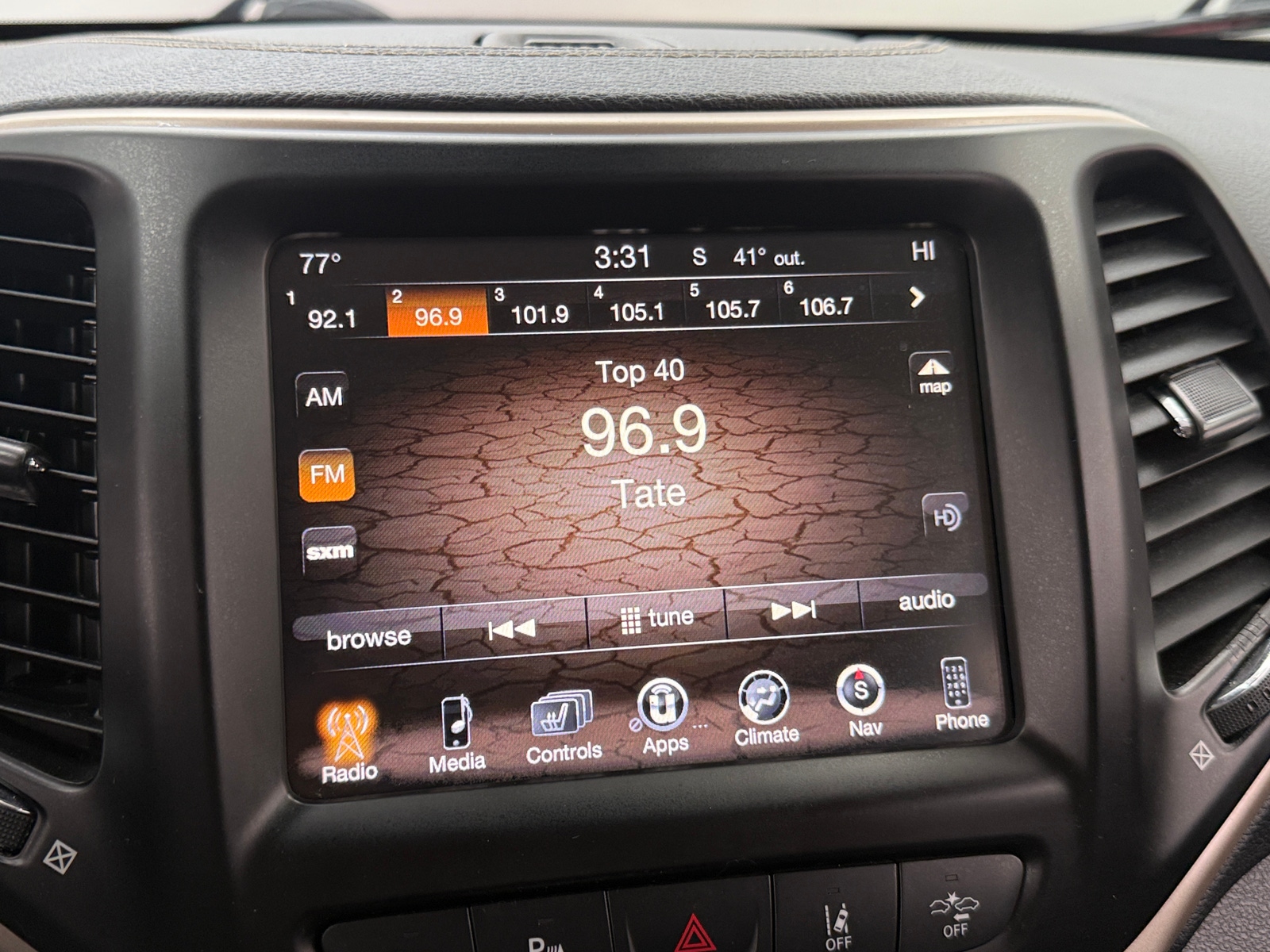 Thumbnail: 2016 Jeep Cherokee - 3