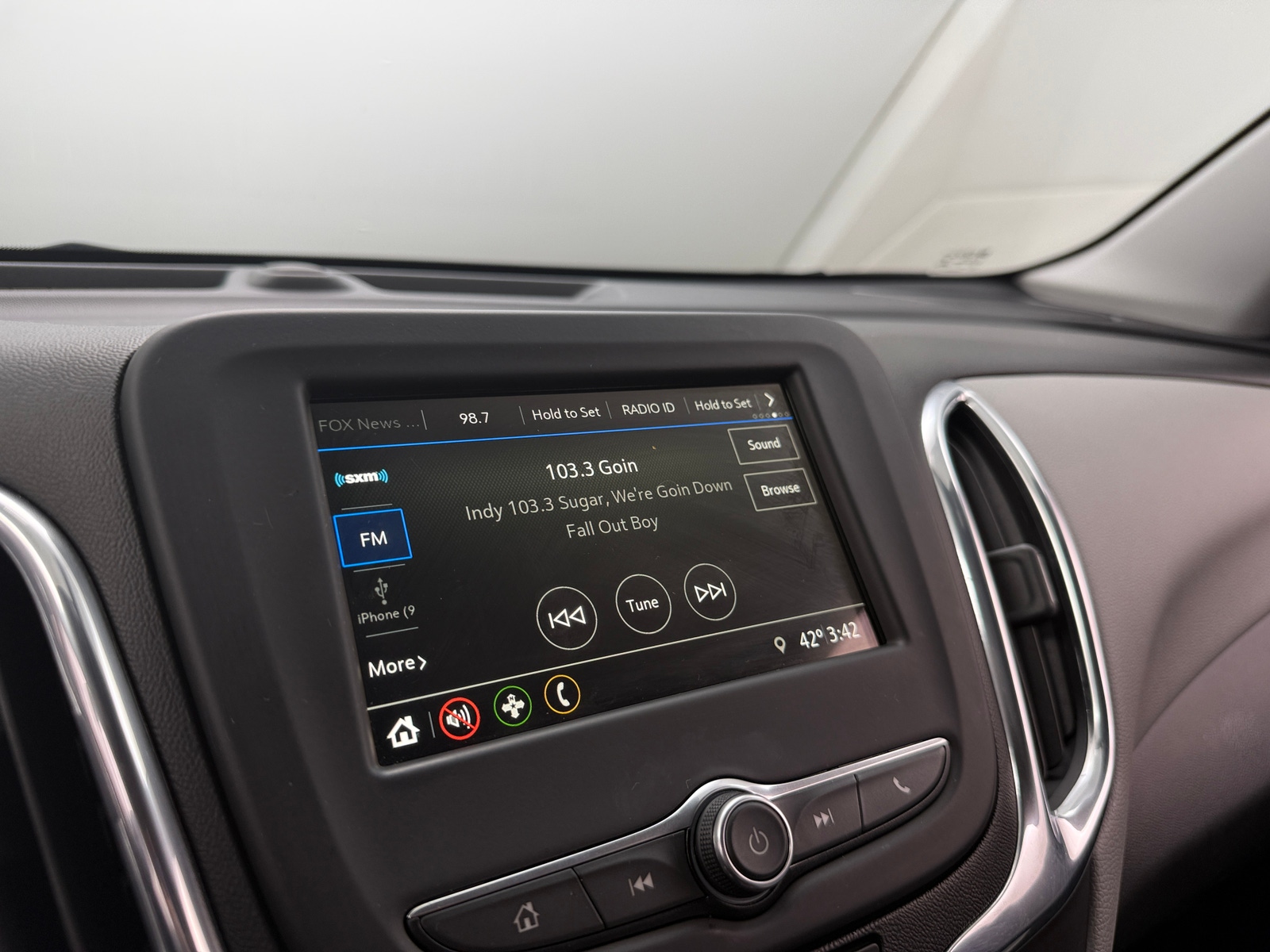 Thumbnail: 2019 Chevrolet Equinox - 4