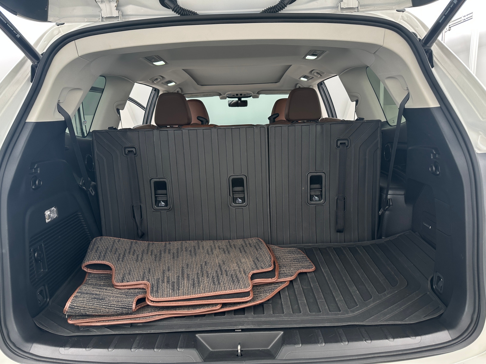 Thumbnail: 2022 Subaru Ascent - 6