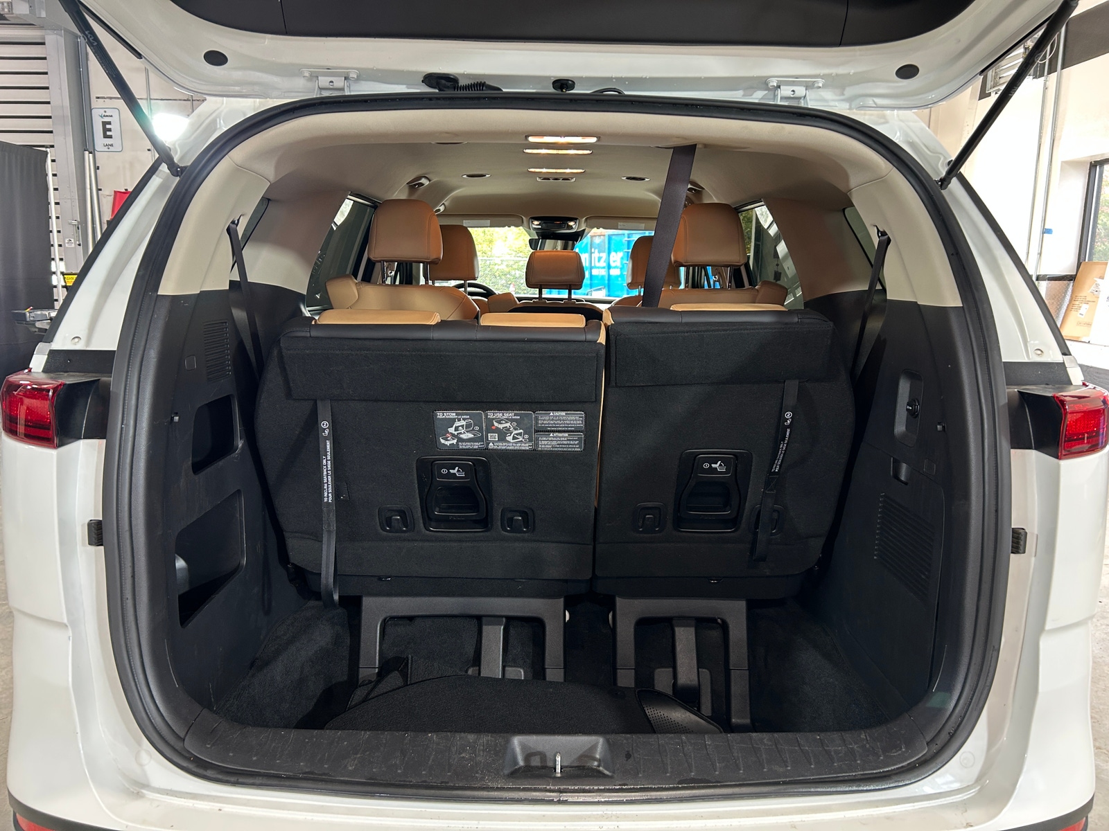 Thumbnail: 2024 Kia Carnival - 6