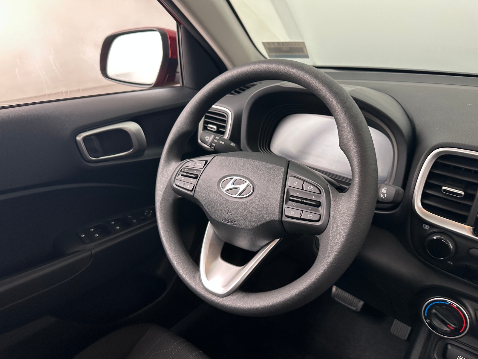 Thumbnail: 2025 Hyundai Venue - 5