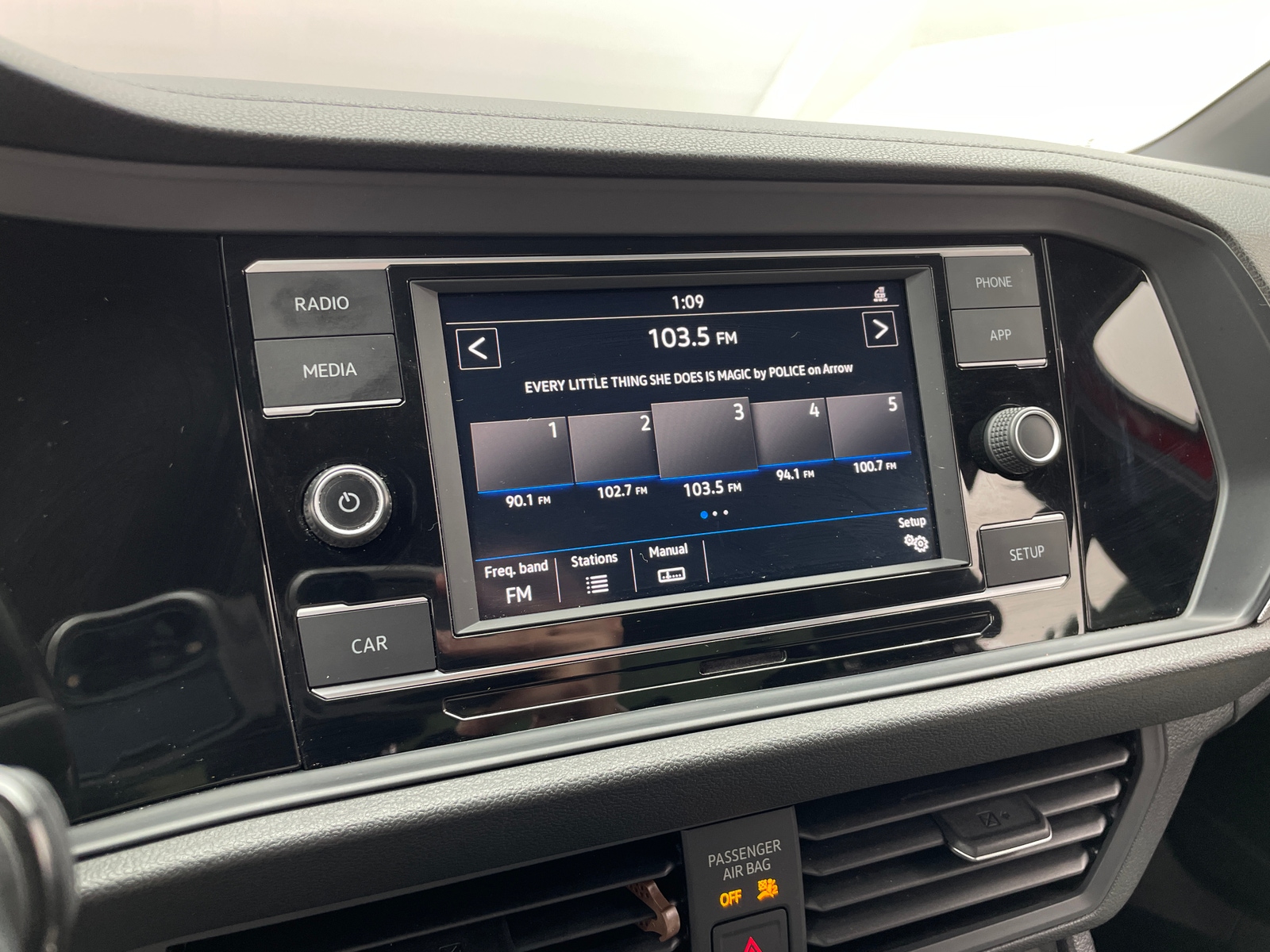 Thumbnail: 2019 Volkswagen Jetta - 3