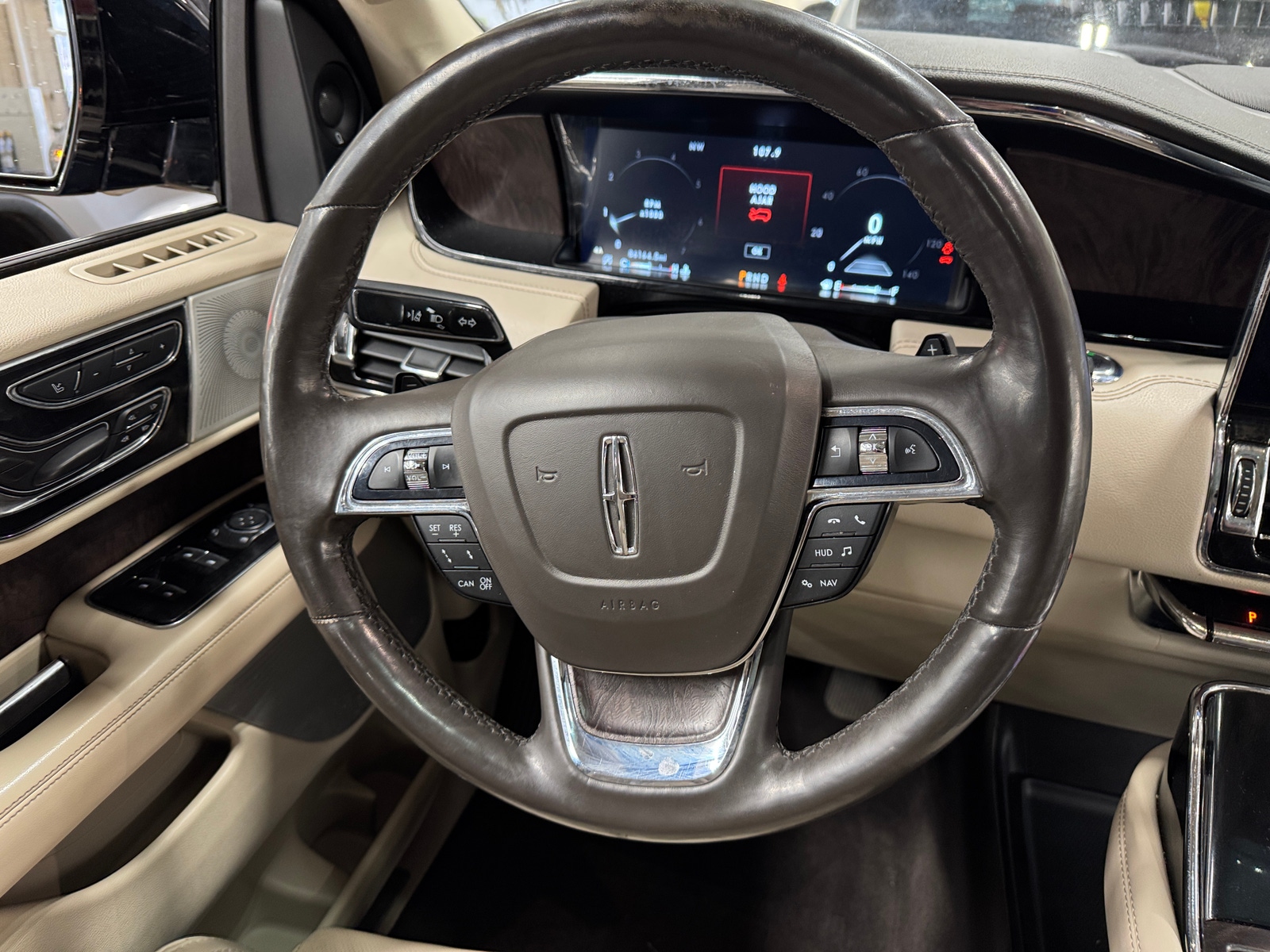 Thumbnail: 2018 Lincoln Navigator L - 4