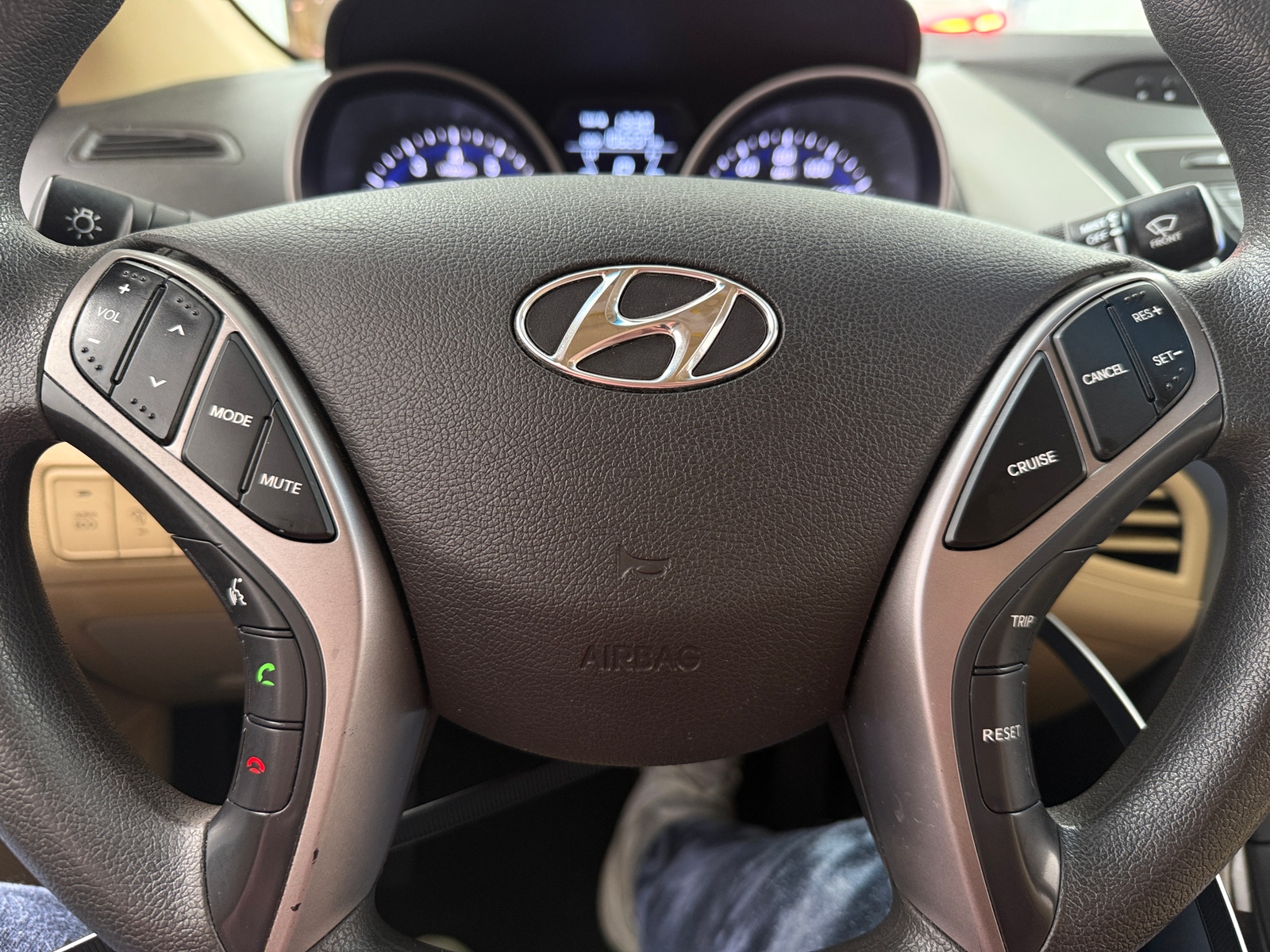 Thumbnail: 2013 Hyundai Elantra - 5