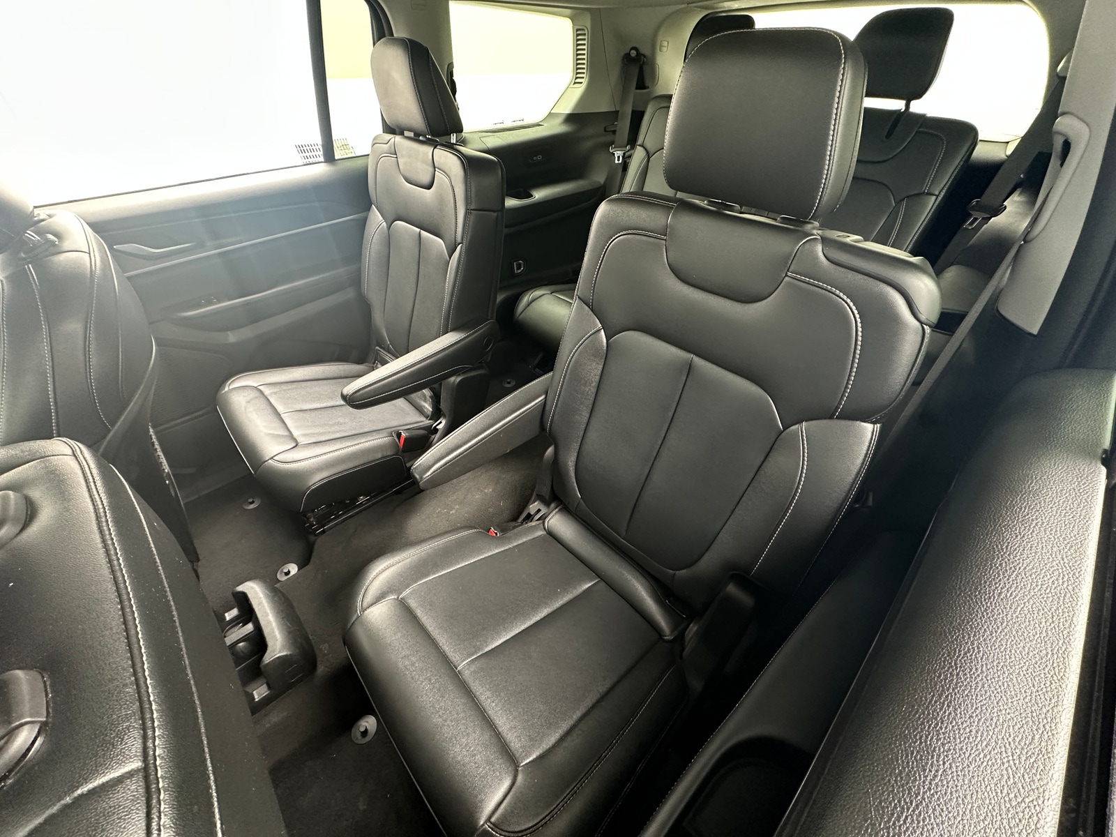 Thumbnail: 2023 Jeep Grand Cherokee L - 5