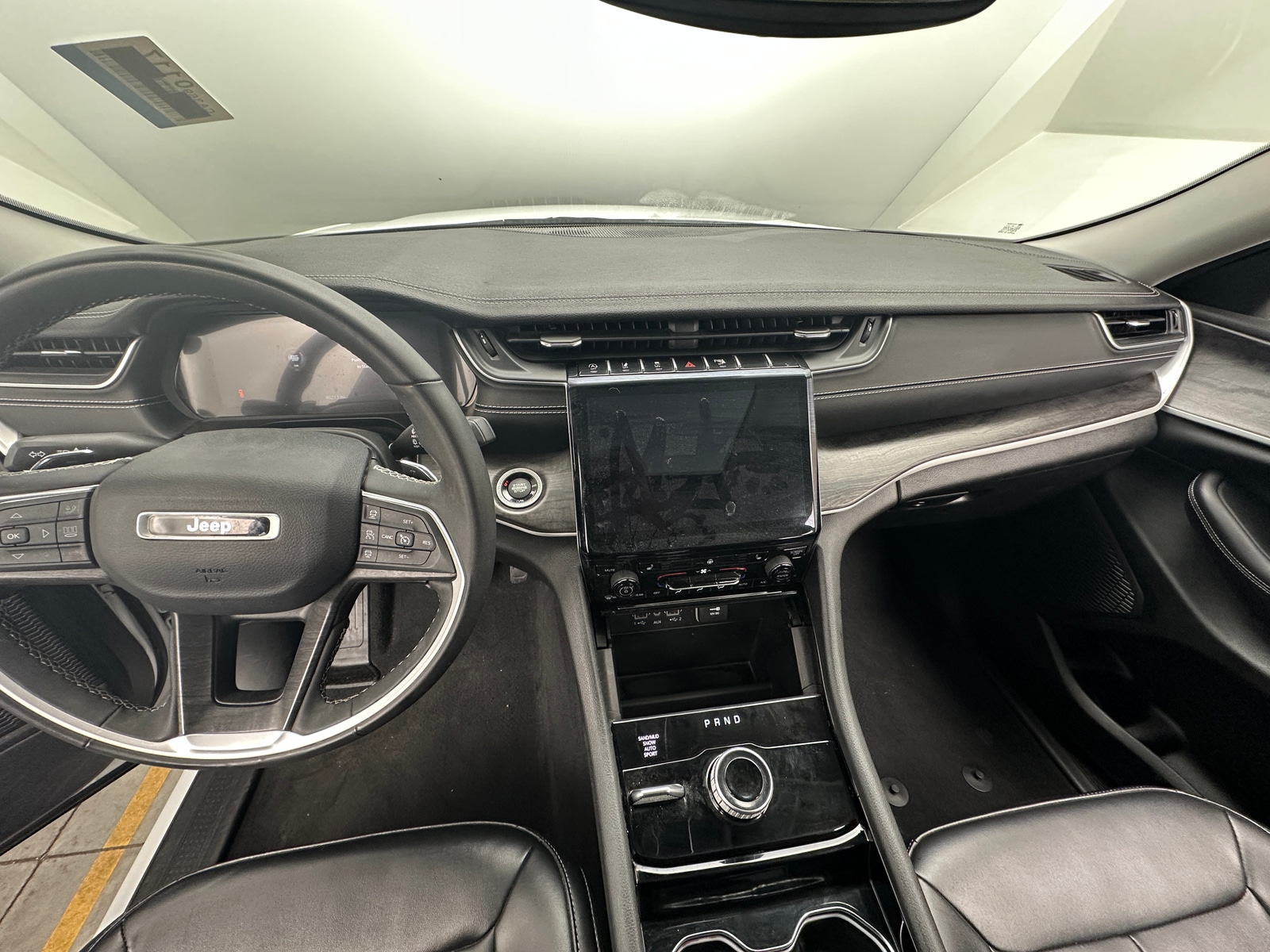 Thumbnail: 2023 Jeep Grand Cherokee L - 2