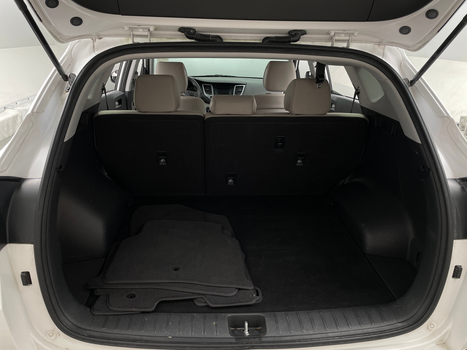 Thumbnail: 2016 Hyundai Tucson - 7