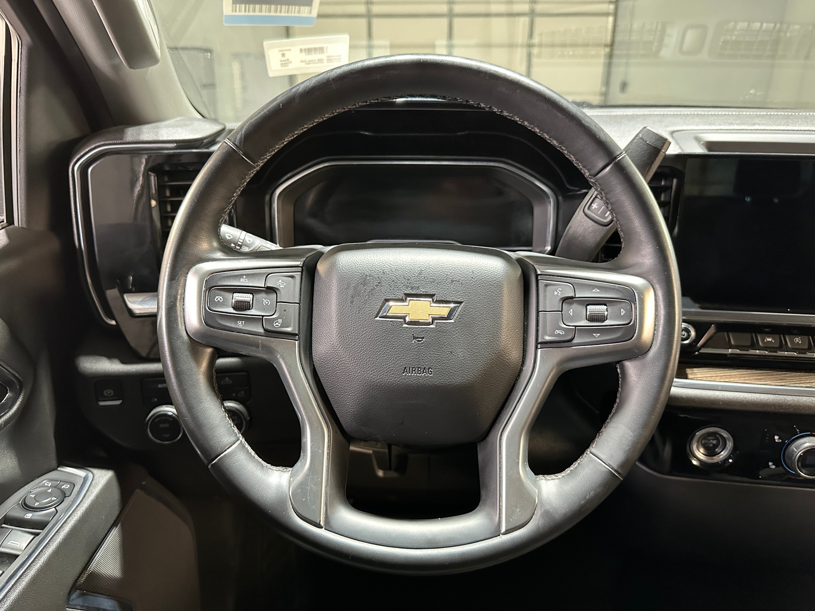 Thumbnail: 2023 Chevrolet Silverado 1500 - 5