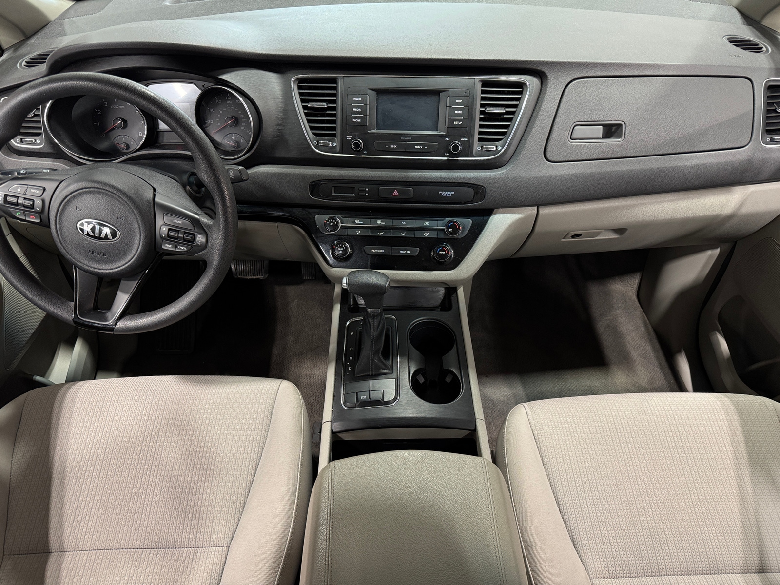 Thumbnail: 2018 Kia Sedona - 3