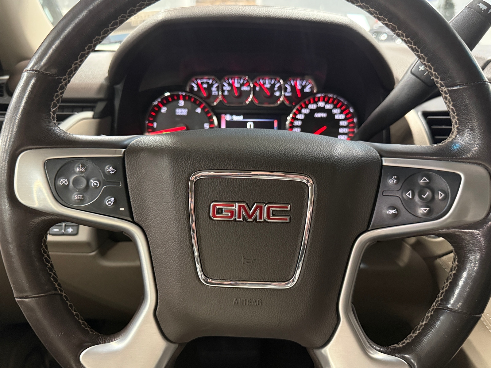 Thumbnail: 2016 GMC Yukon XL - 4