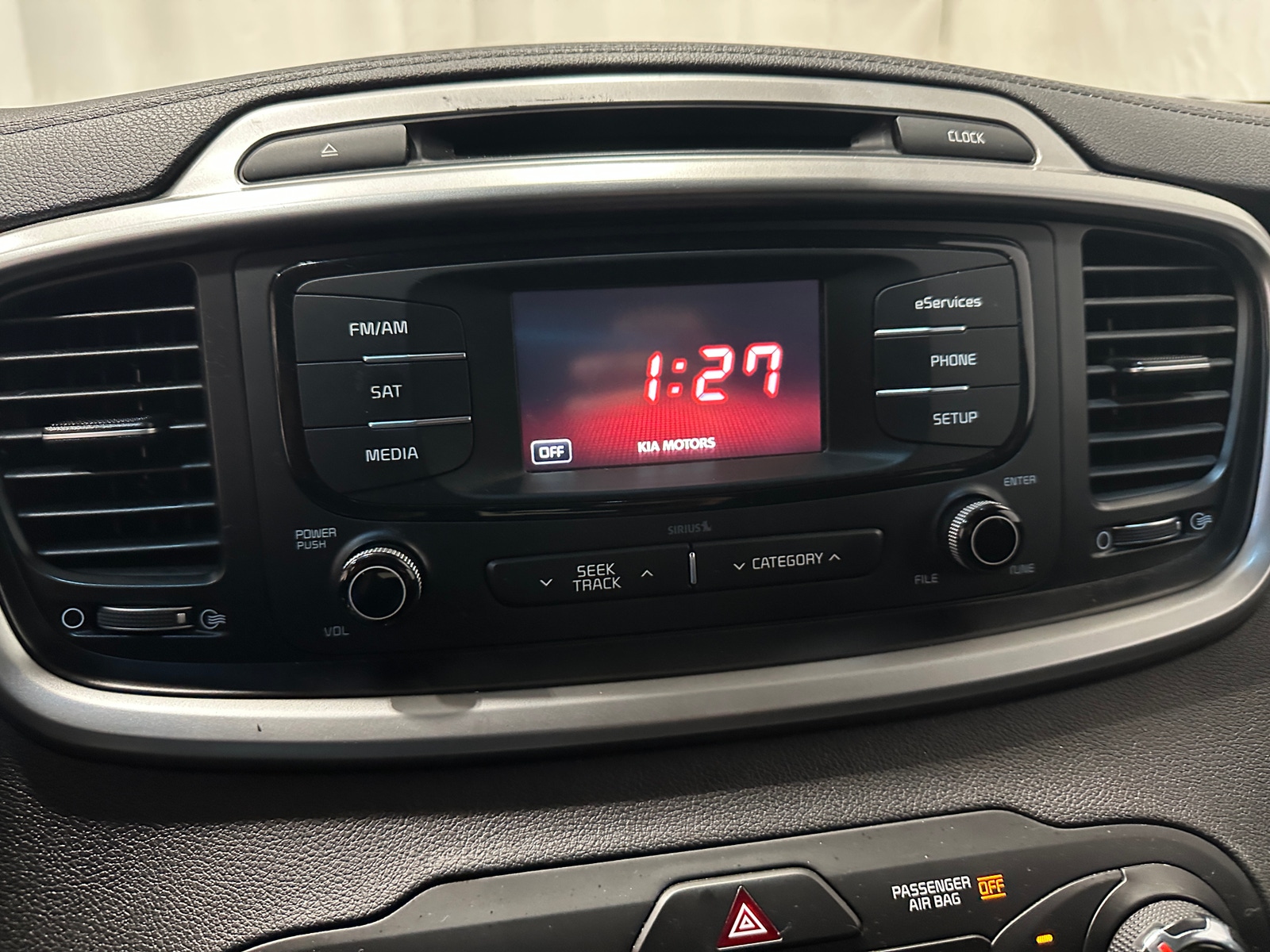 Thumbnail: 2016 Kia Sorento - 4