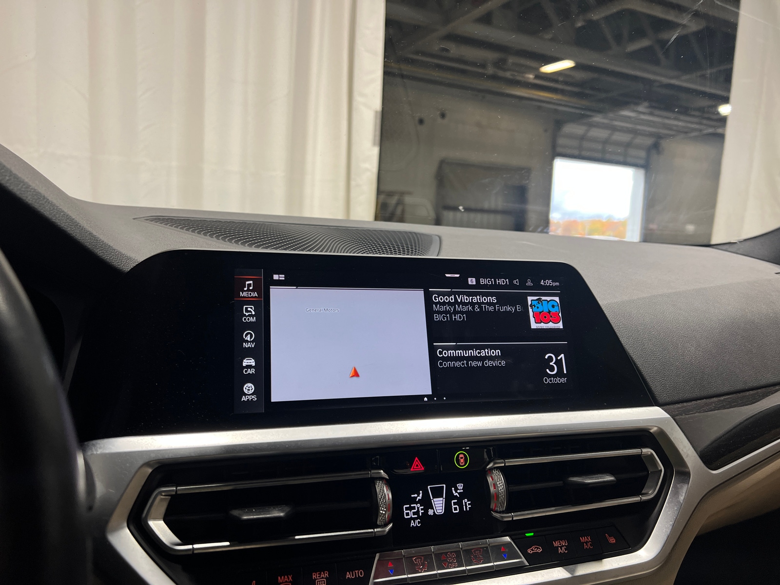 Thumbnail: 2019 BMW 3 Series - 3