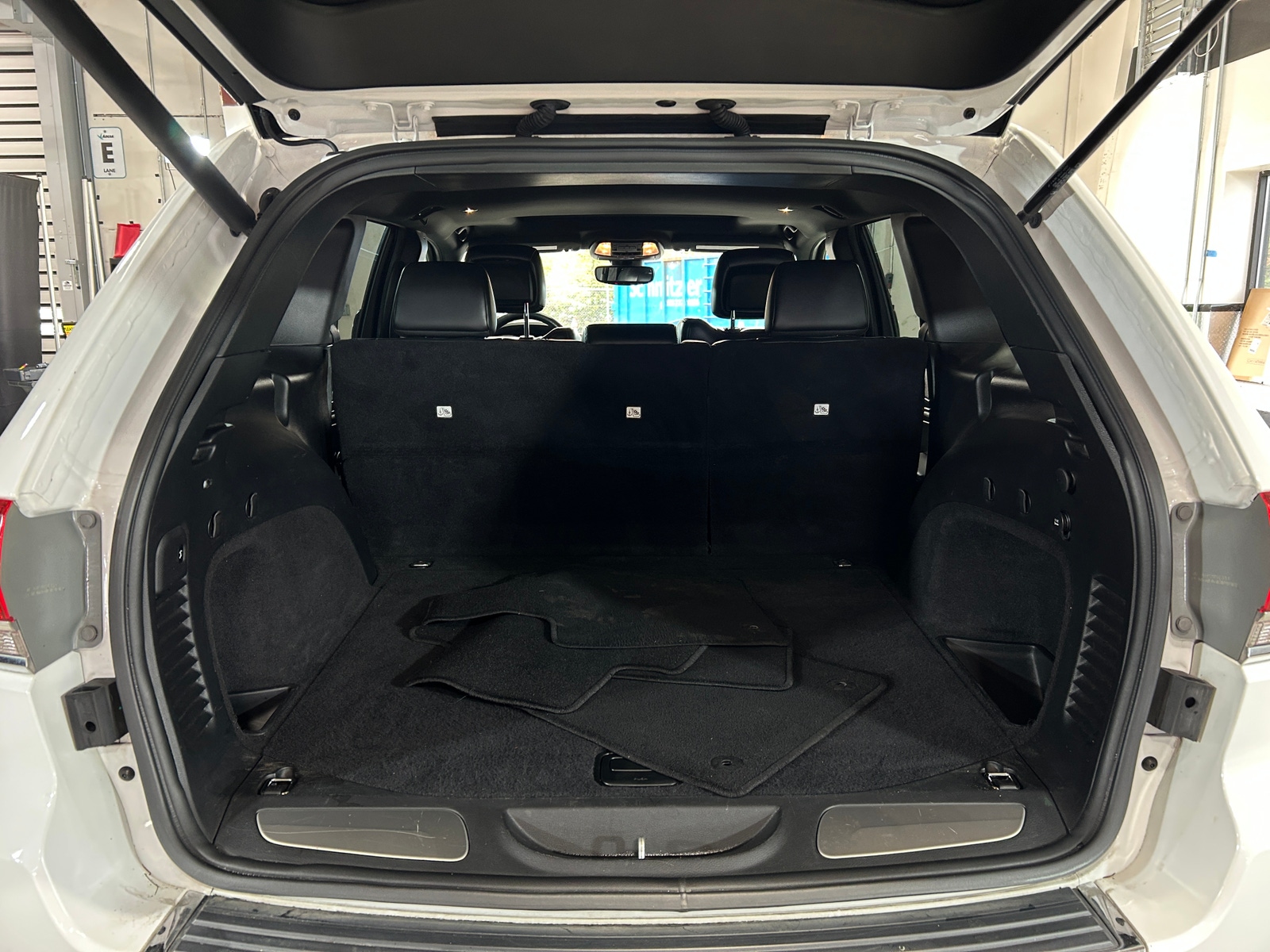 Thumbnail: 2019 Jeep Grand Cherokee - 6