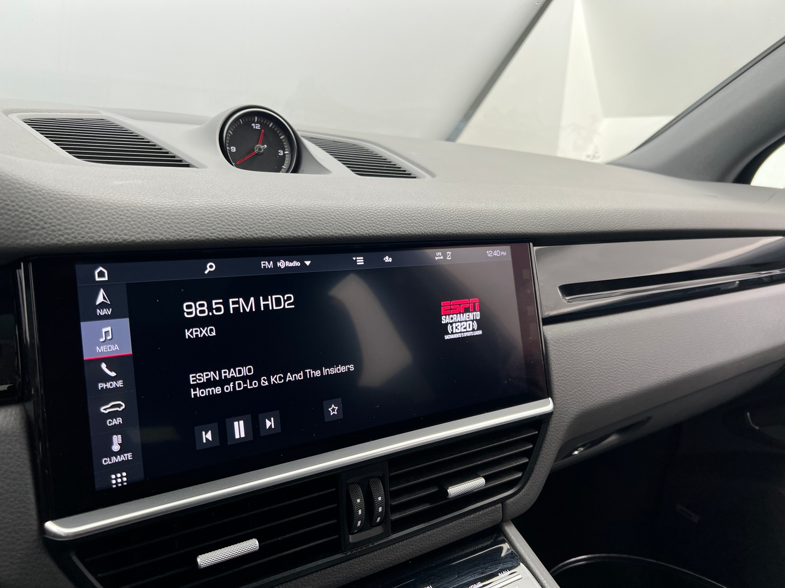 Thumbnail: 2020 Porsche Cayenne - 3