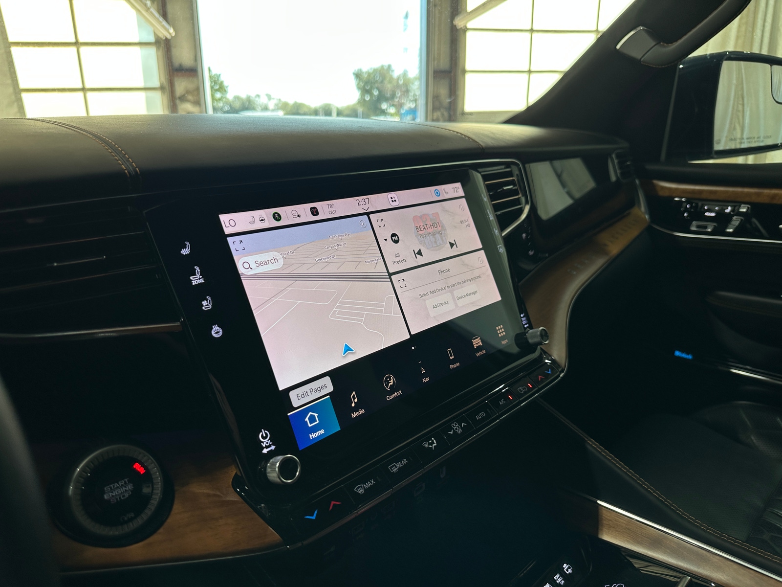 Thumbnail: 2023 Jeep Grand Wagoneer L - 3