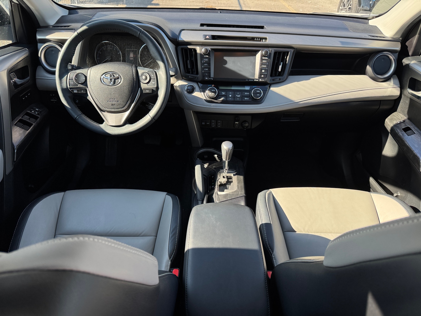 Thumbnail: 2017 Toyota RAV4 - 3