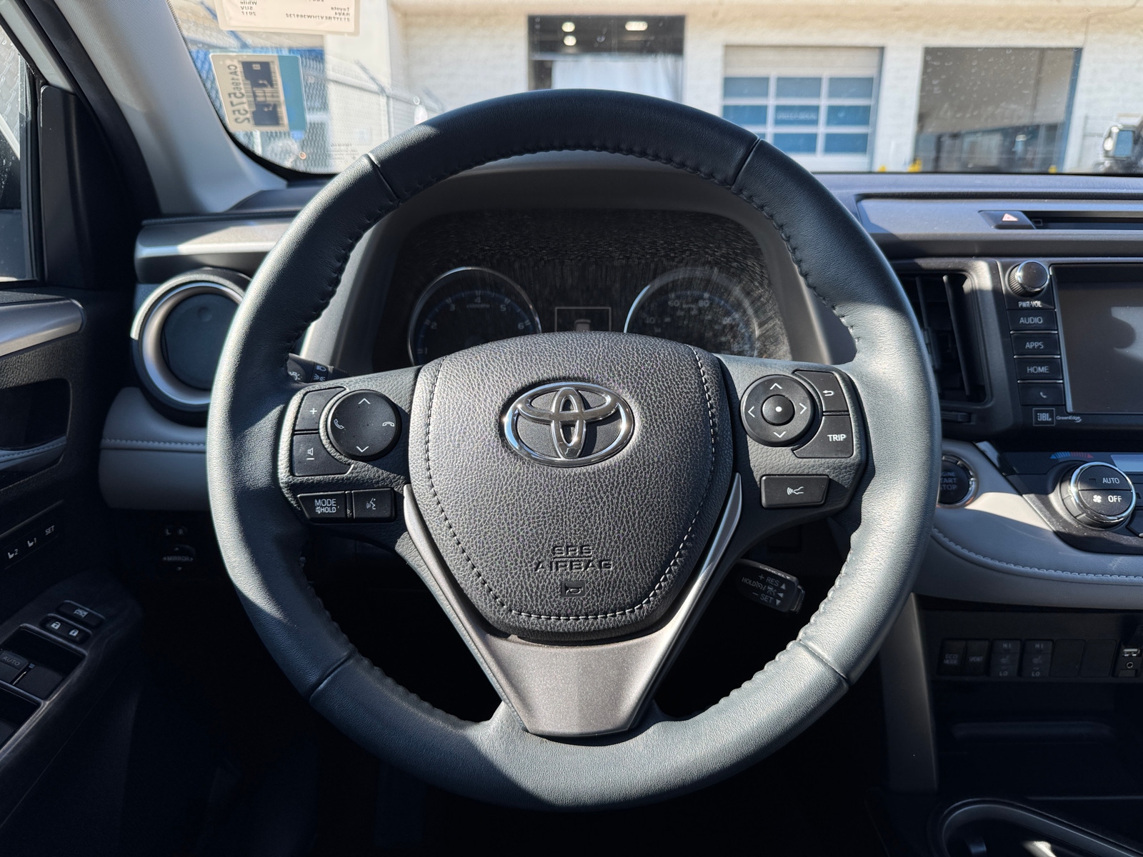 Thumbnail: 2017 Toyota RAV4 - 5