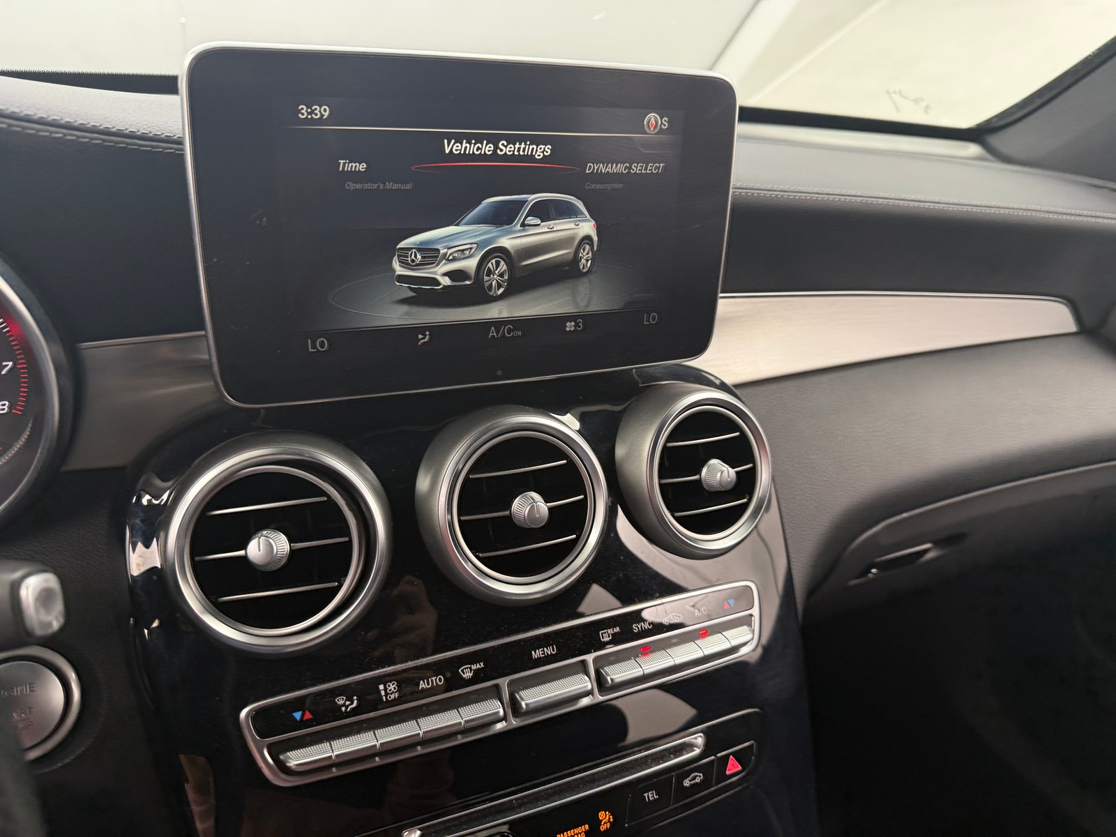 Thumbnail: 2017 Mercedes-Benz GLC - 3